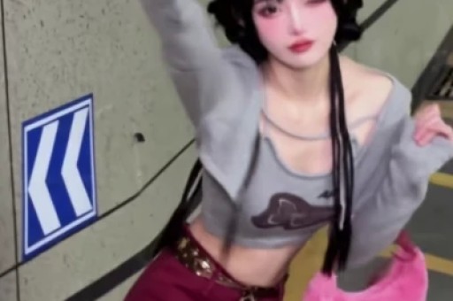 网红钟美美给妈妈买奔驰她却哭了：38岁求职一年未果